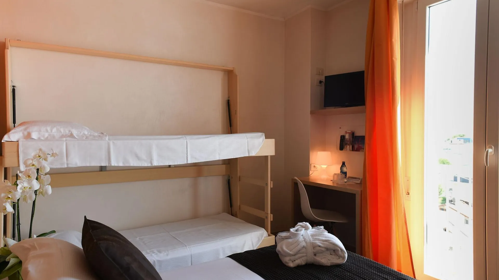 Beyou Hotel Polo Riccione 3*,