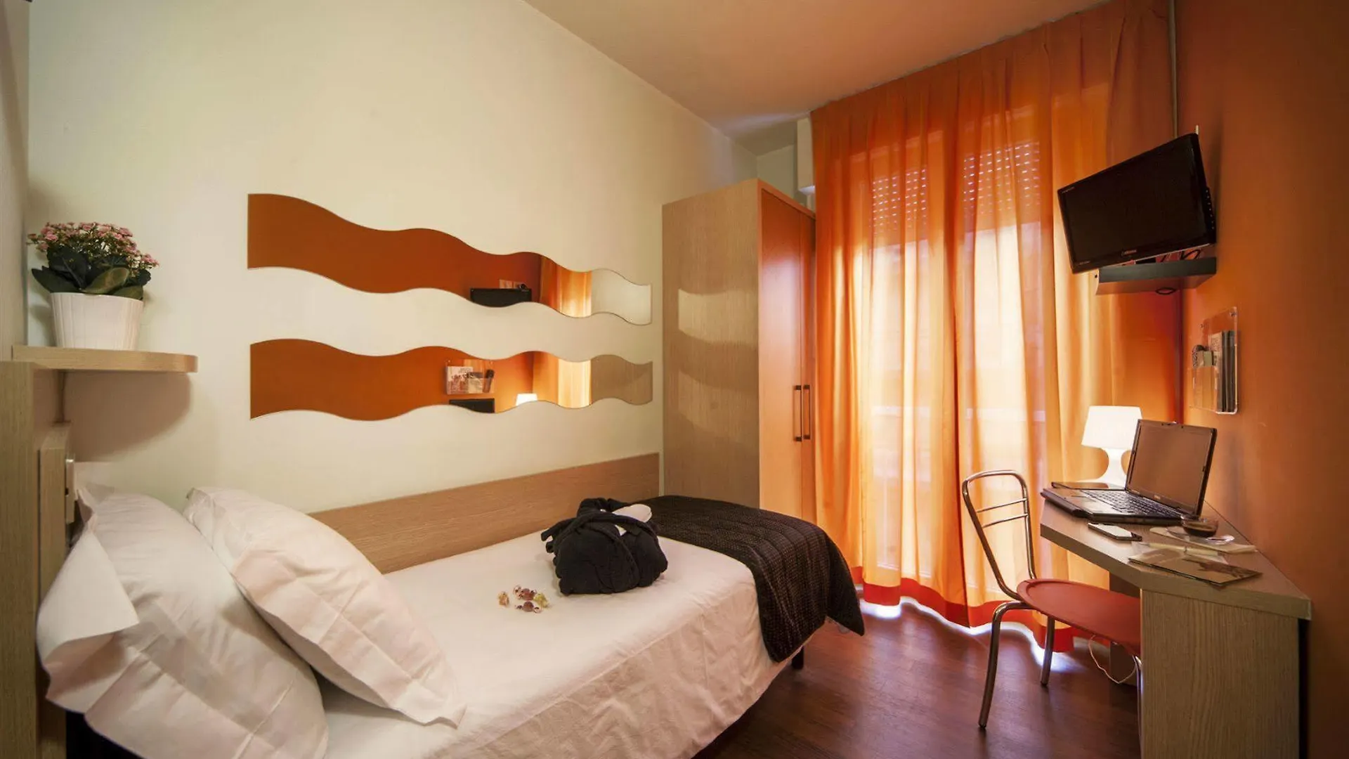 Beyou Hotel Polo Riccione 3*,